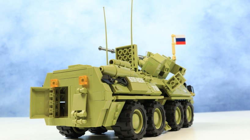 Конструктор "Российский бронетранспортёр БТР-82А" AP-01028