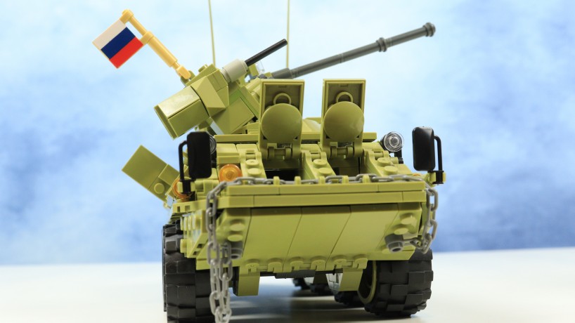 Конструктор "Российский бронетранспортёр БТР-82А" AP-01028